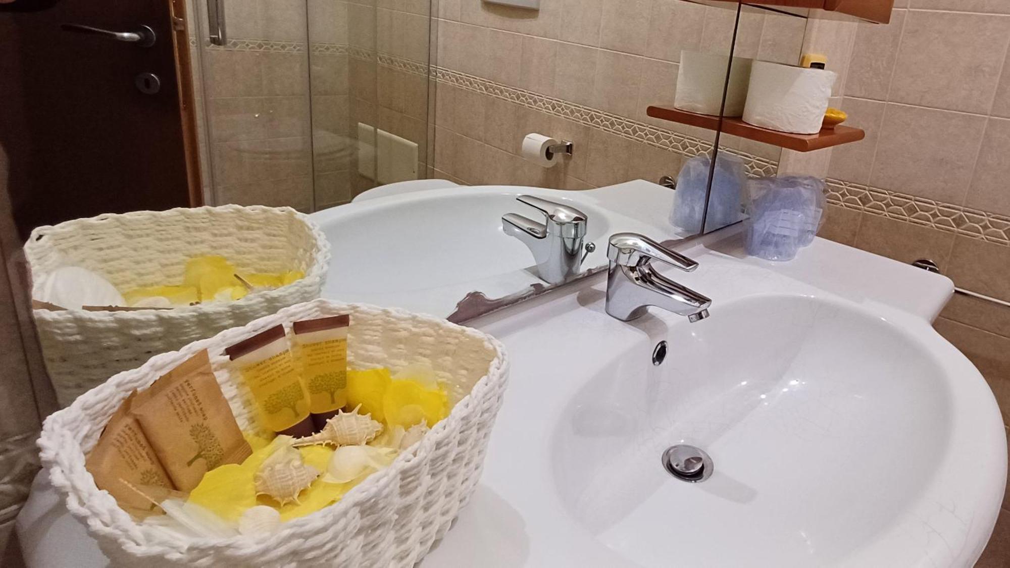 Boat Dreams , Garden Relax Apartment Matino Ngoại thất bức ảnh